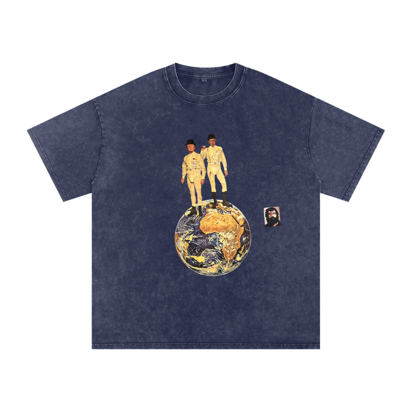 T-shirt oversized bleu unisexe en coton snow washed avec visuel artistique issu d’un collage réalisé dans les rues de Rennes, création engagée Therapy for Earth soutenant le travail de l’artiste et Oxfam.