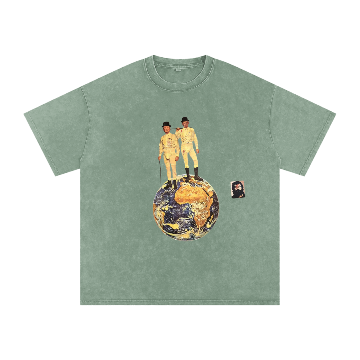 T-shirt oversized VERT unisexe en coton snow washed avec visuel artistique issu d’un collage réalisé dans les rues de Rennes, création engagée Therapy for Earth soutenant le travail de l’artiste et Oxfam.