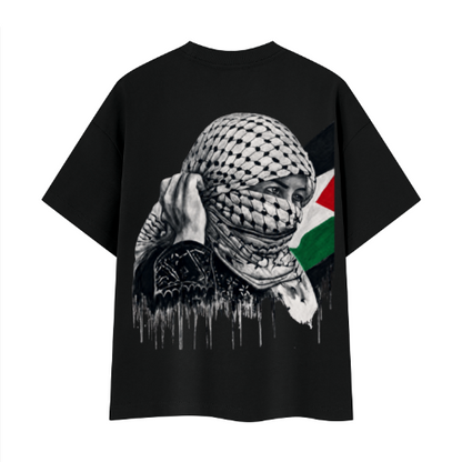 T-shirt Heavyweight Boxy unisexe avec l'œuvre Witness de Bandit, issue de sa série réalisée en Palestine. dos noir